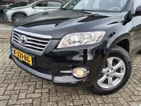 Toyota RAV4 (2010) thumbnail 2
