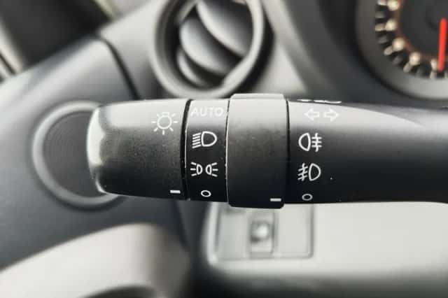 Toyota RAV4 (2010) thumbnail 12