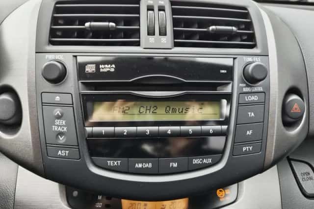 Toyota RAV4 (2010) thumbnail 15