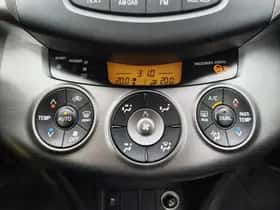 Toyota RAV4 (2010) thumbnail 16