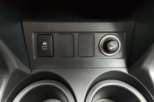 Toyota RAV4 (2010) thumbnail 17