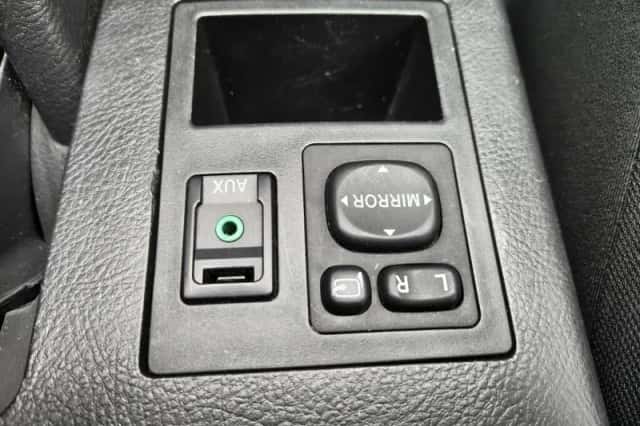 Toyota RAV4 (2010) thumbnail 19
