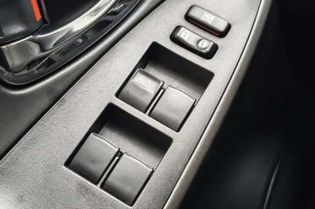 Toyota RAV4 (2010) thumbnail 20