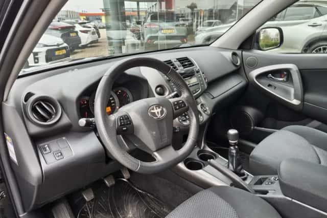 Toyota RAV4 (2010) thumbnail 23
