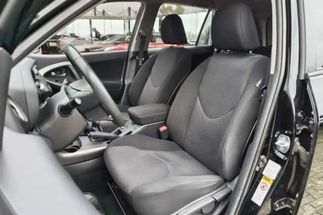 Toyota RAV4 (2010) thumbnail 24