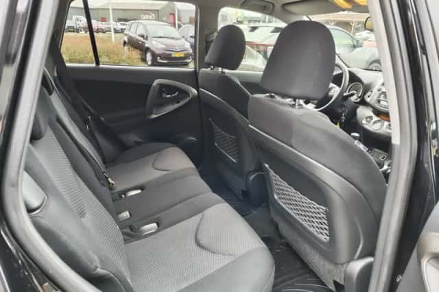 Toyota RAV4 (2010) thumbnail 26