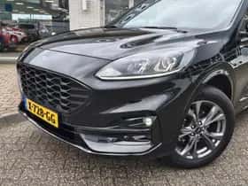 Ford Kuga (2023) thumbnail 2