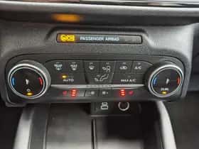 Ford Kuga (2023) thumbnail 23