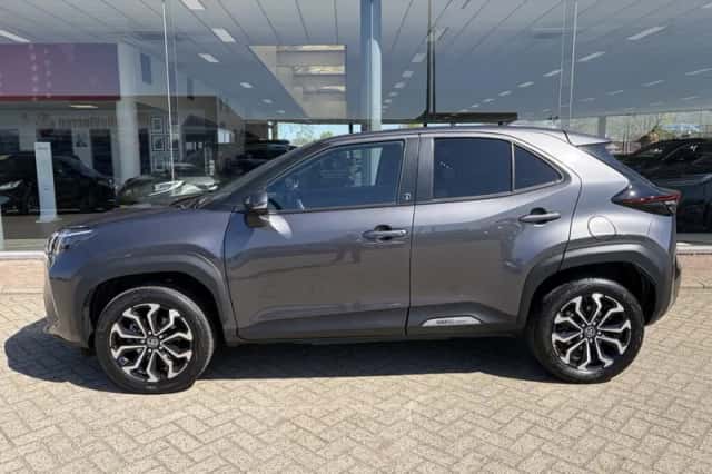 Toyota Yaris Cross (2023) thumbnail 3