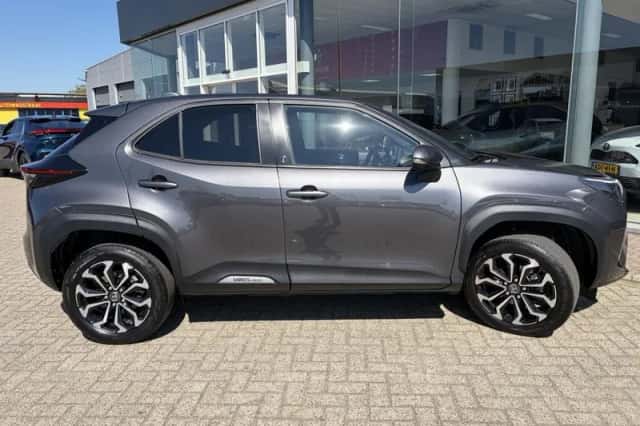 Toyota Yaris Cross (2023) thumbnail 5