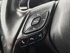 Toyota C-HR (2019) thumbnail 14