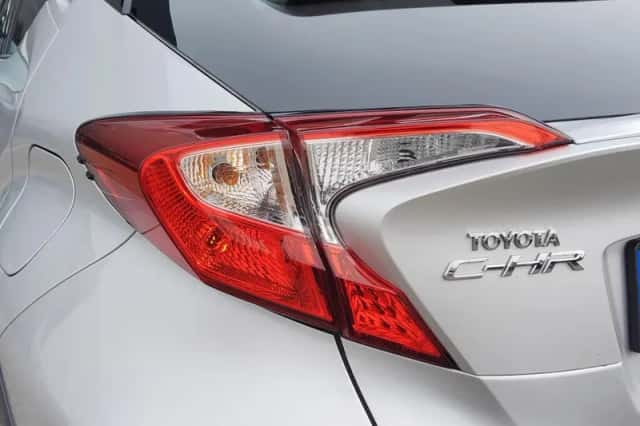 Toyota C-HR (2019) thumbnail 37