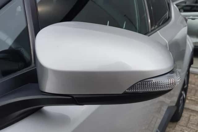Toyota C-HR (2019) thumbnail 38