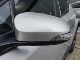 Toyota C-HR (2019) thumbnail 38
