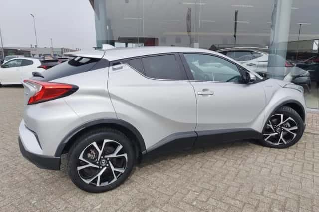 Toyota C-HR (2019) thumbnail 5