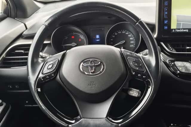 Toyota C-HR (2019) thumbnail 9