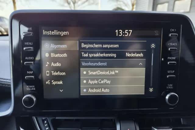 Toyota C-HR (2020) thumbnail 19