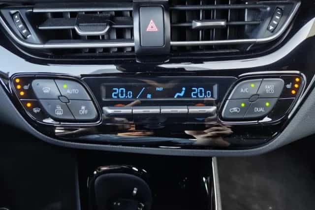Toyota C-HR (2020) thumbnail 21