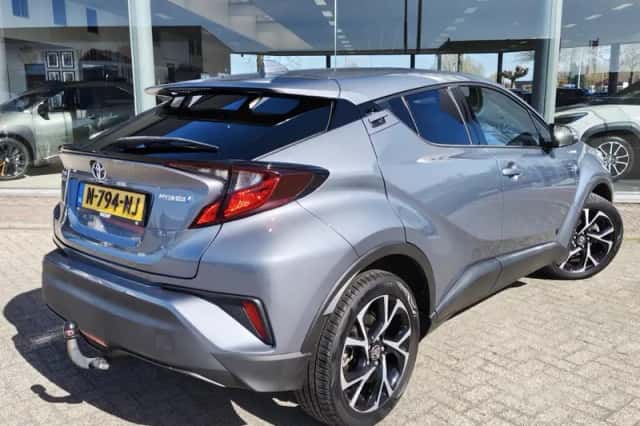 Toyota C-HR (2020) thumbnail 4