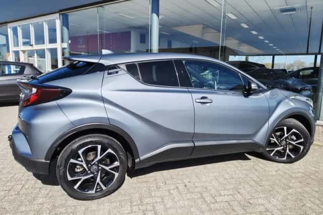 Toyota C-HR (2020) thumbnail 5