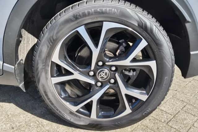 Toyota C-HR (2020) thumbnail 41