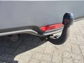 Toyota C-HR (2020) thumbnail 8