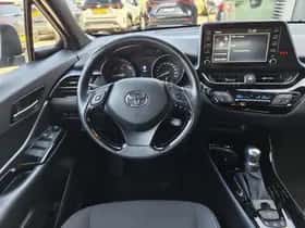 Toyota C-HR (2020) thumbnail 9