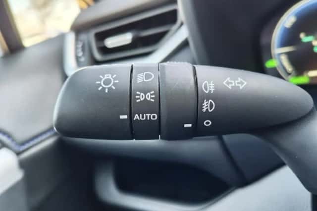 Toyota RAV4 (2025) thumbnail 12