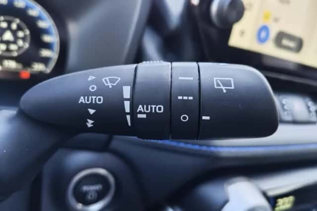 Toyota RAV4 (2025) thumbnail 13
