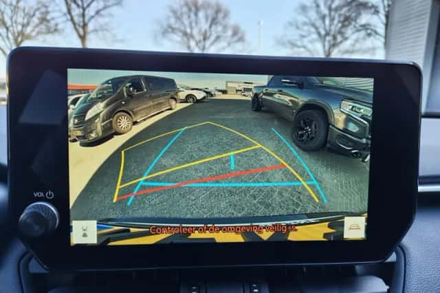 Toyota RAV4 (2025) thumbnail 18