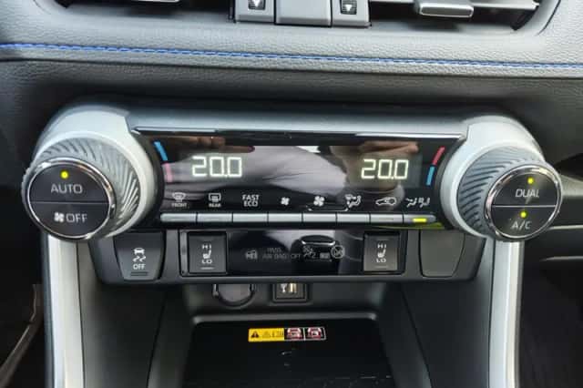 Toyota RAV4 (2025) thumbnail 19
