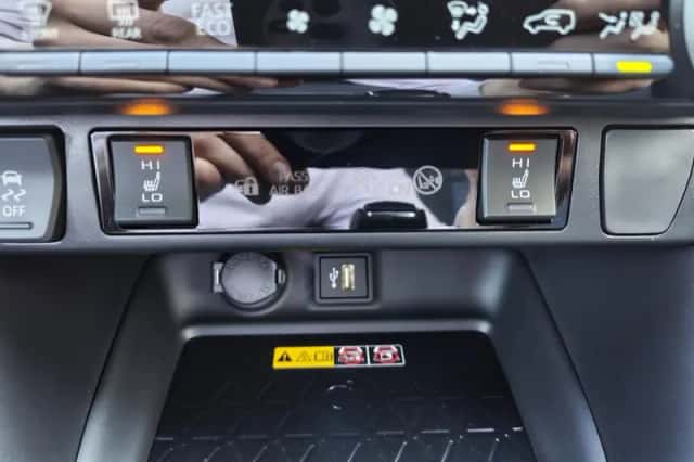 Toyota RAV4 (2025) thumbnail 20