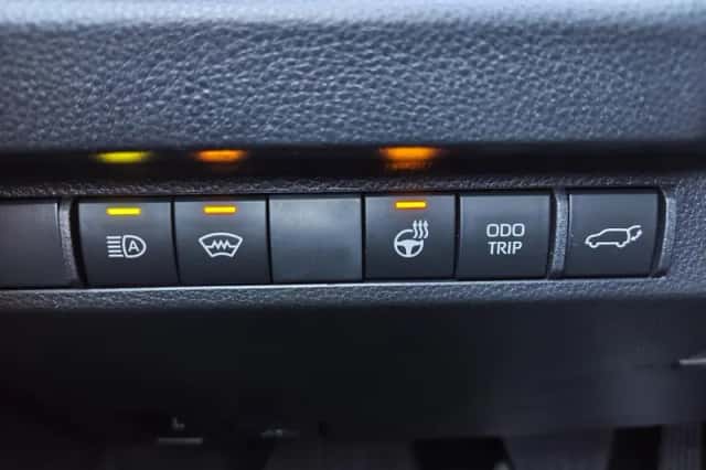 Toyota RAV4 (2025) thumbnail 24