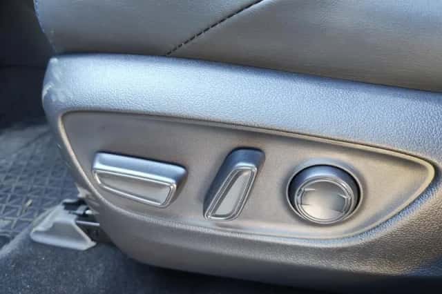 Toyota RAV4 (2025) thumbnail 28