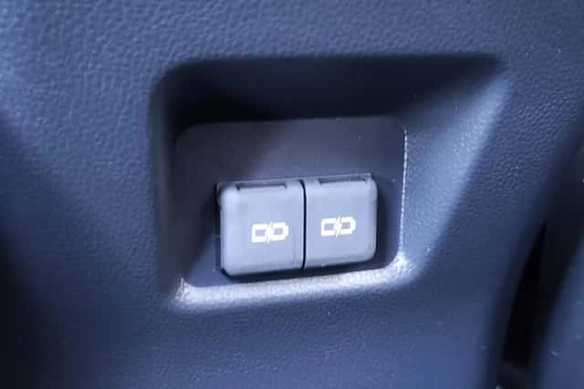 Toyota RAV4 (2025) thumbnail 31