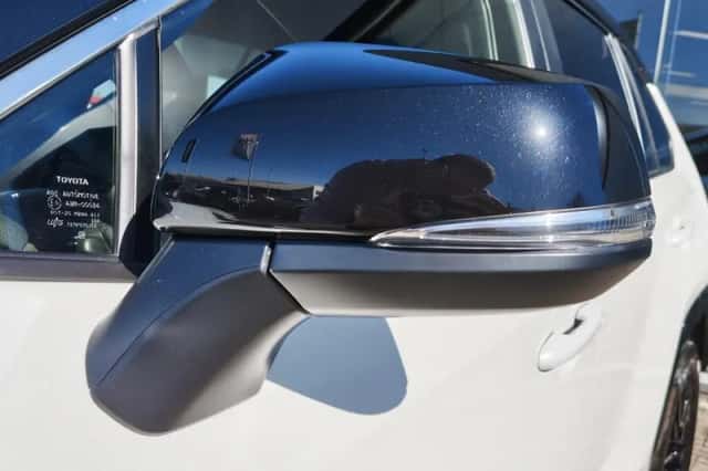 Toyota RAV4 (2025) thumbnail 39