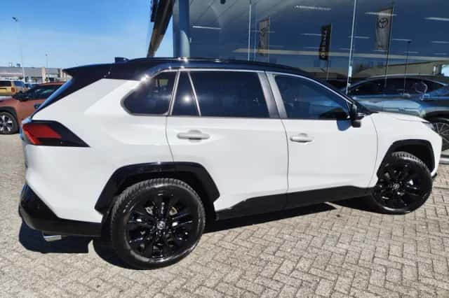 Toyota RAV4 (2025) thumbnail 5