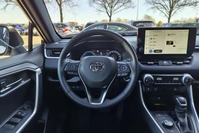 Toyota RAV4 (2025) thumbnail 9