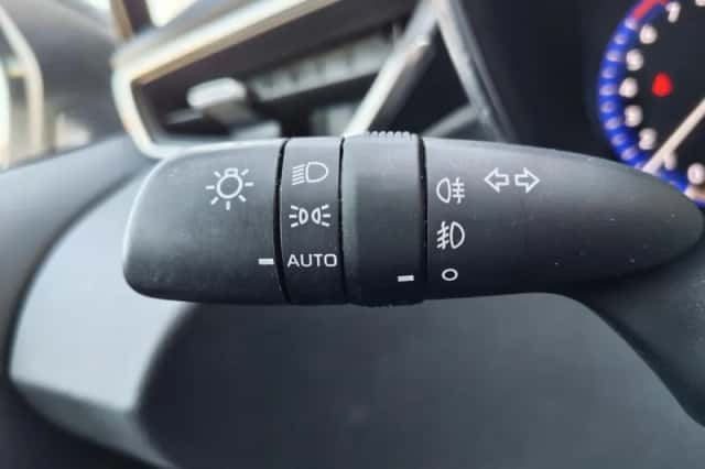 Toyota Corolla (2020) thumbnail 12