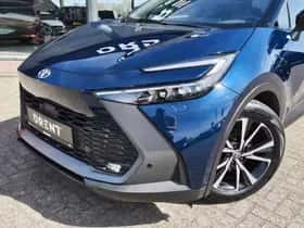 Toyota C-HR (2024) thumbnail 2