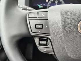 Toyota C-HR (2024) thumbnail 11