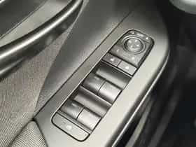 Toyota C-HR (2024) thumbnail 22