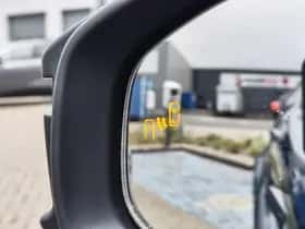 Toyota C-HR (2024) thumbnail 36