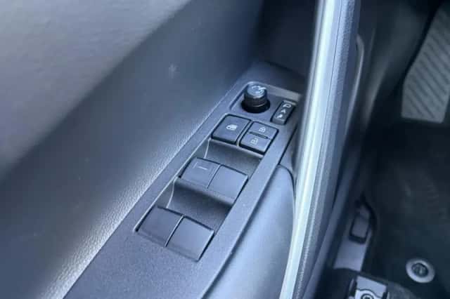 Toyota Corolla (2024) thumbnail 27