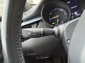 Toyota C-HR (2021) thumbnail 15
