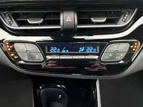 Toyota C-HR (2021) thumbnail 24