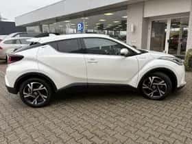 Toyota C-HR (2021) thumbnail 4