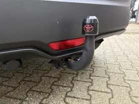 Toyota C-HR (2021) thumbnail 9