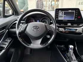 Toyota C-HR (2021) thumbnail 10