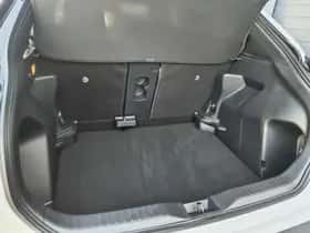 Toyota Yaris Cross (2024) thumbnail 35